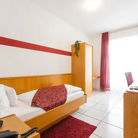 Weinhaus Wiedemann 3* Ginsheim