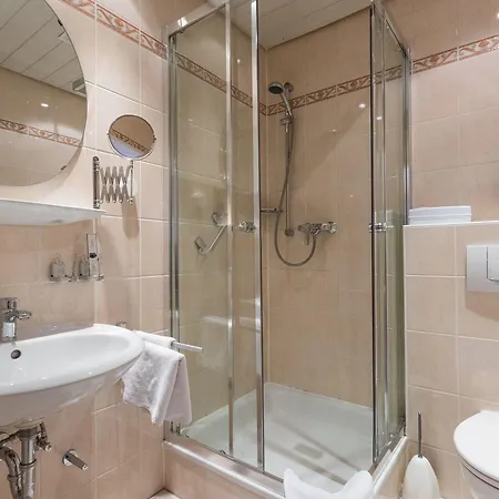 Hotell Weinhaus Wiedemann 3*