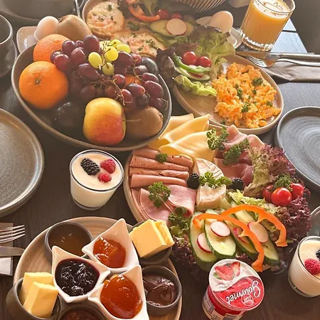 Bed & Breakfast Weinhaus Wiedemann 3*